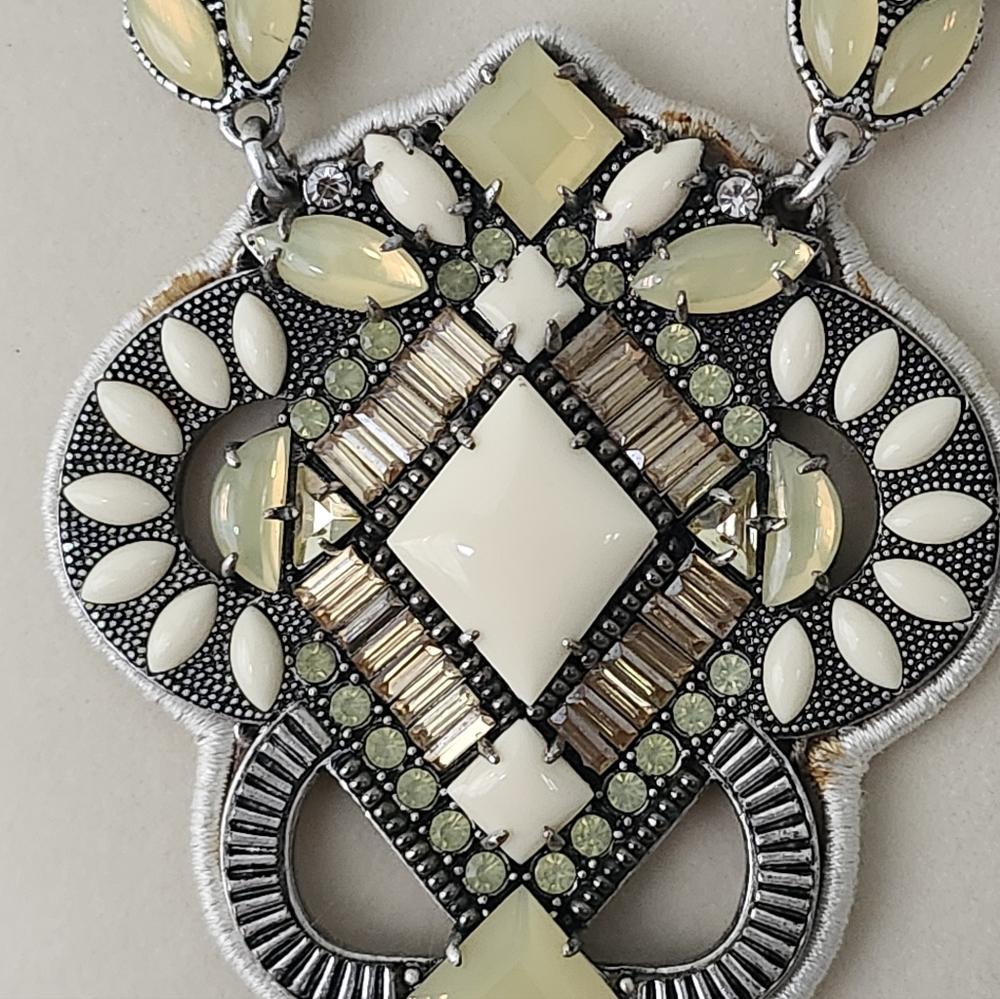 Stella & Dot Necklace and Post Earring Set - Picture 11 of 12